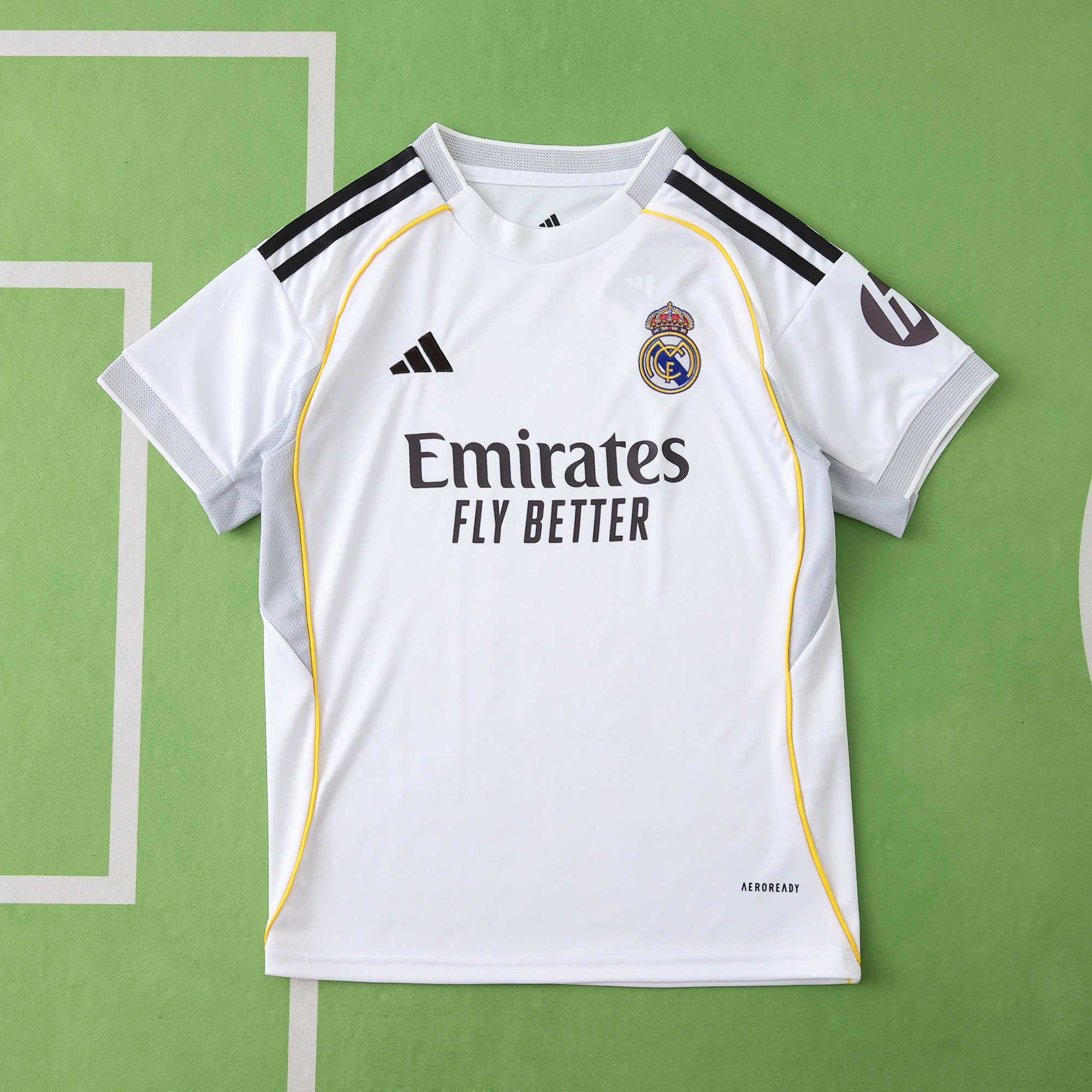 Echipament Real Madrid 25/26 acasă pentru copii