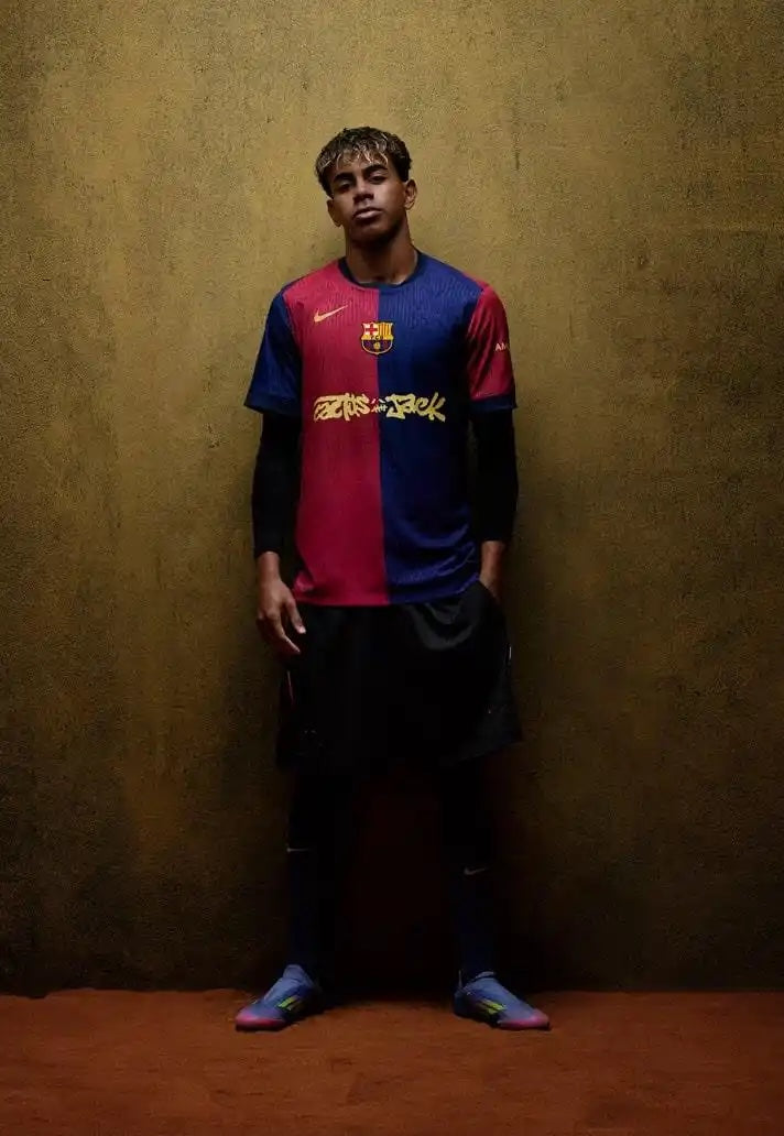 Ediție Limitată FC BARCELONA X TRAVIS SCOTT - EDIȚIE PENTRU JUCĂTORI