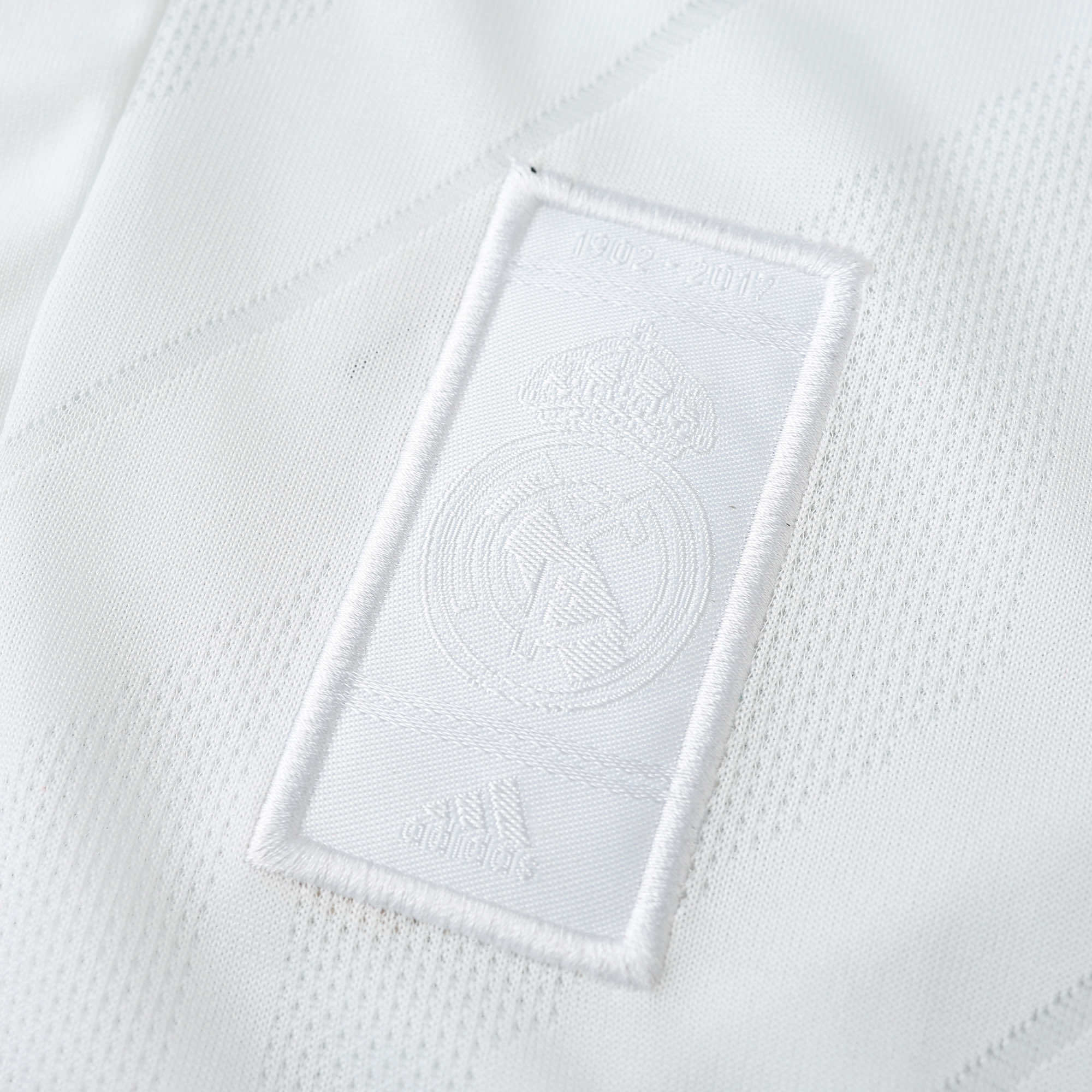 Real Madrid 17/18 Home Jersey
