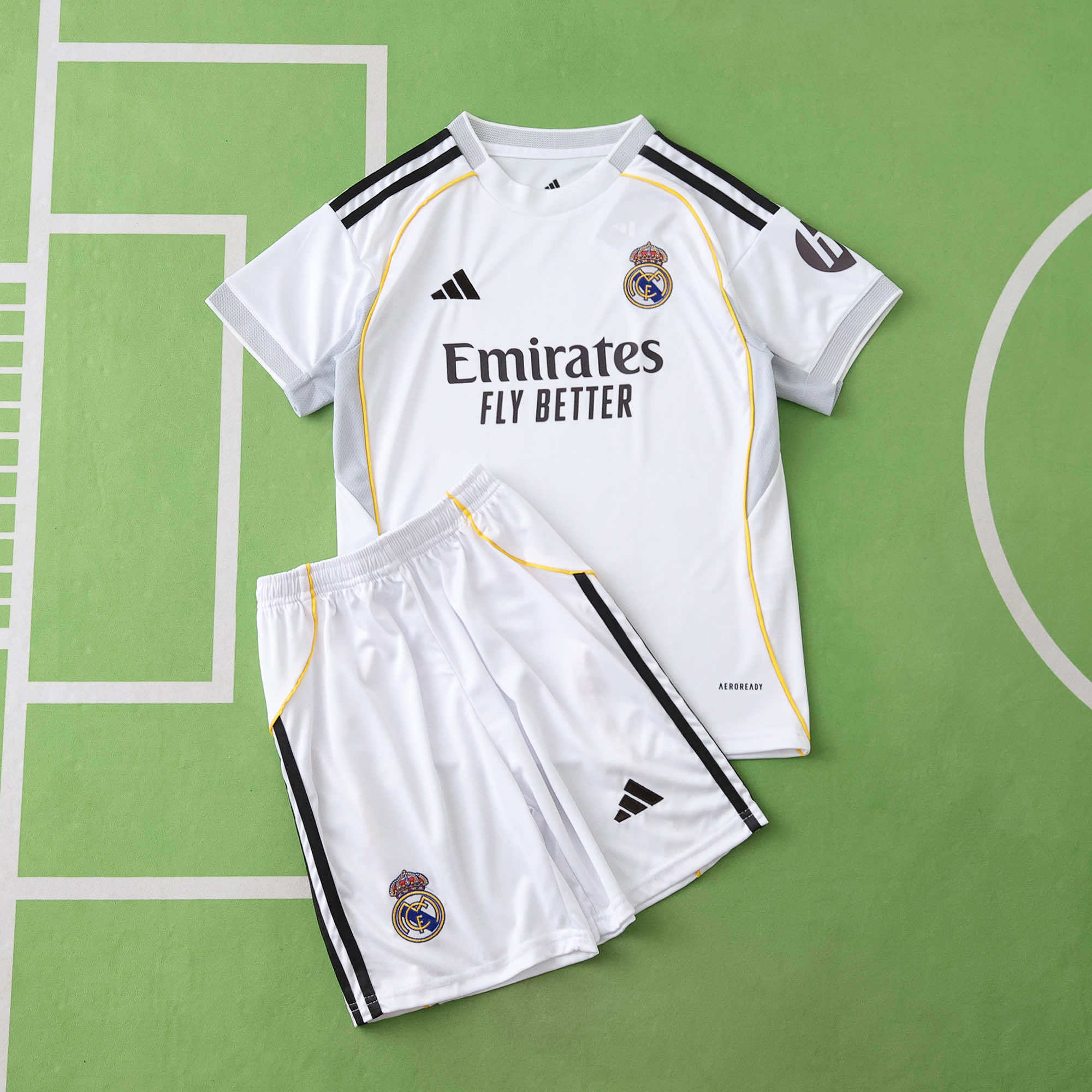 Echipament Real Madrid 25/26 acasă pentru copii