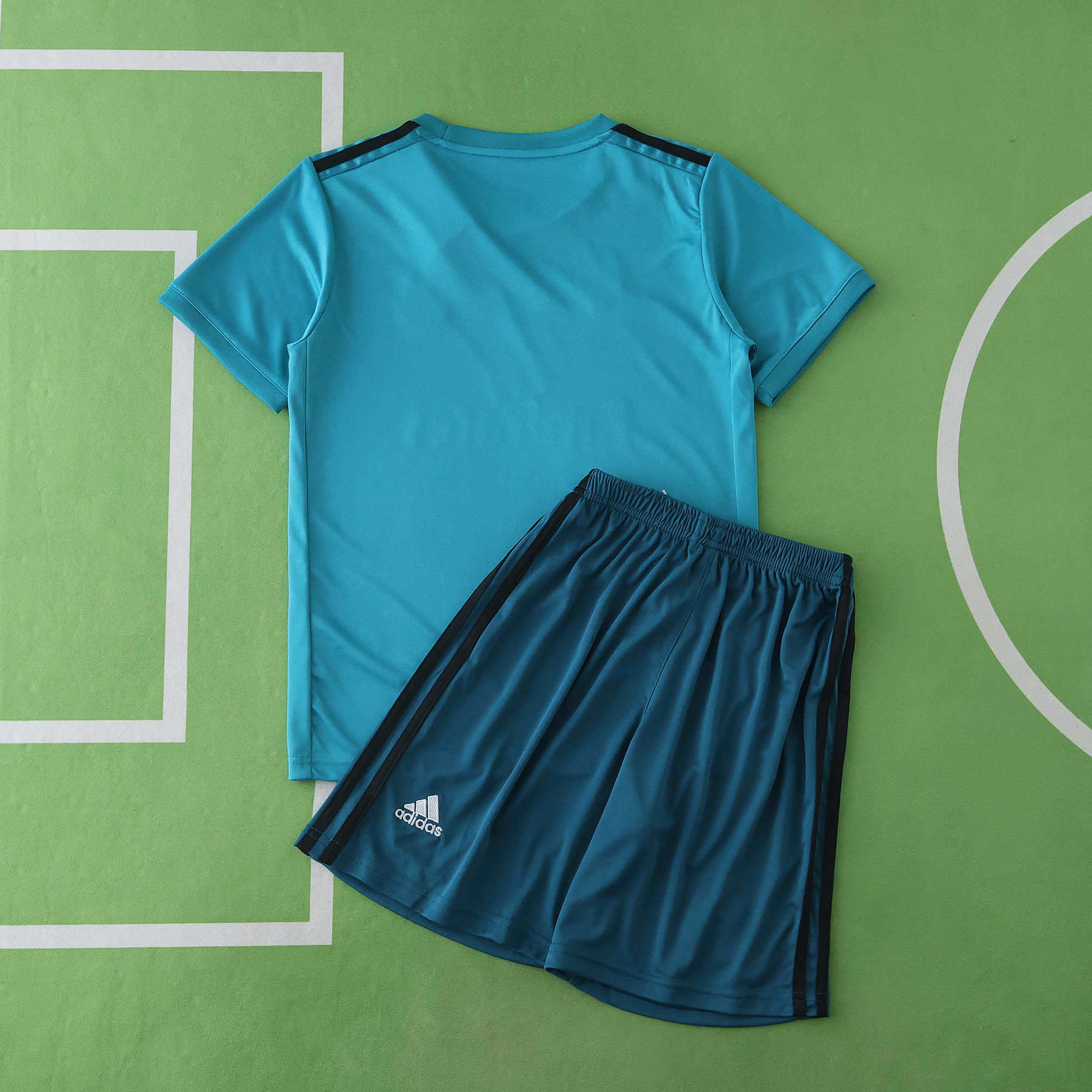 Echipament Real Madrid 17/18 pentru copii