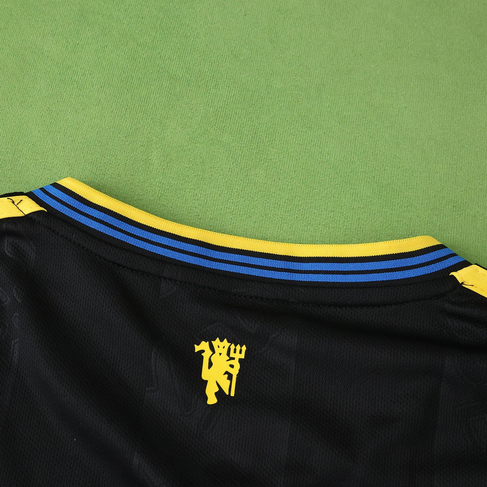 Tricou Manchester United 25/26, ediție specială pentru fani, cu mânecă lungă