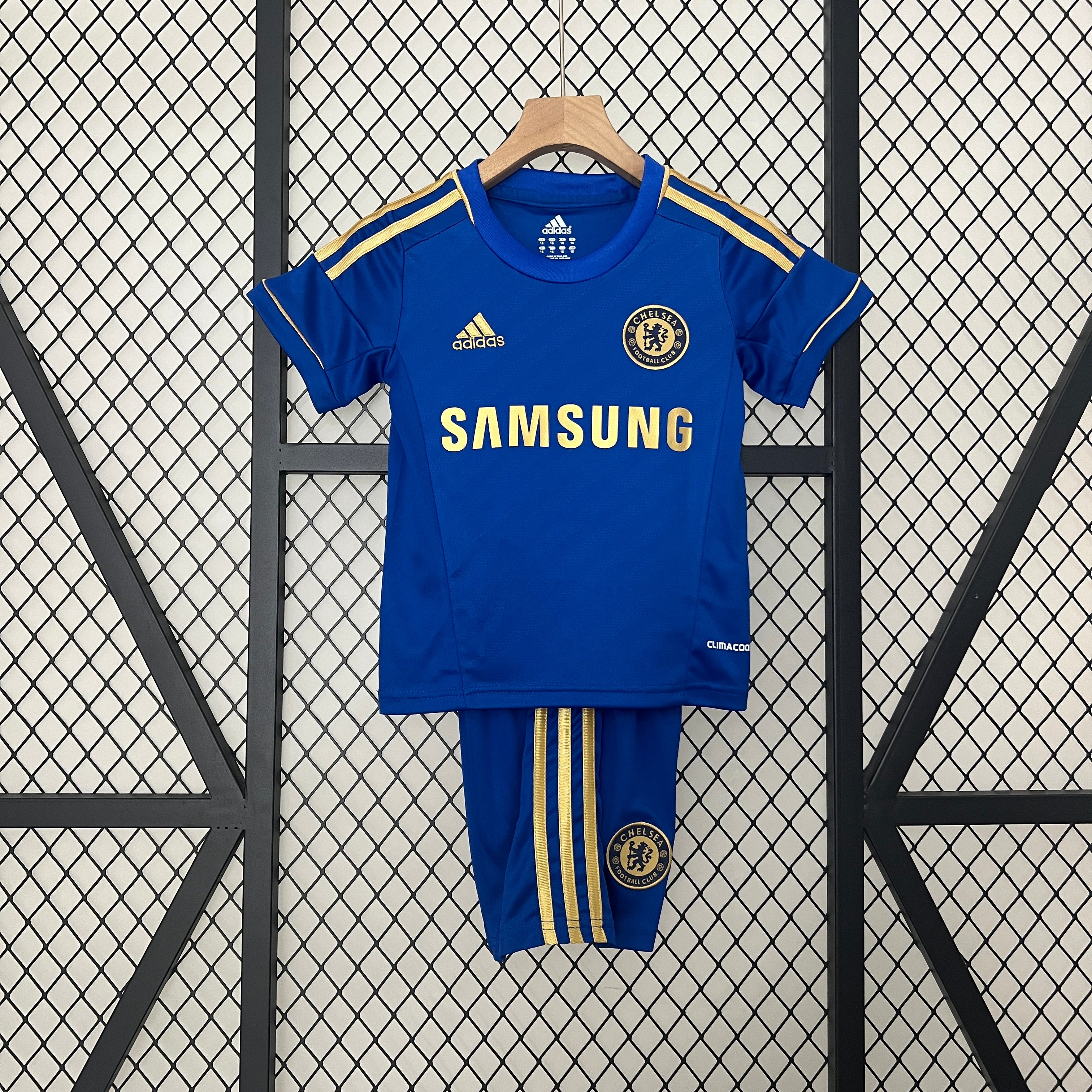 Echipament Chelsea 12/13 acasă pentru copii