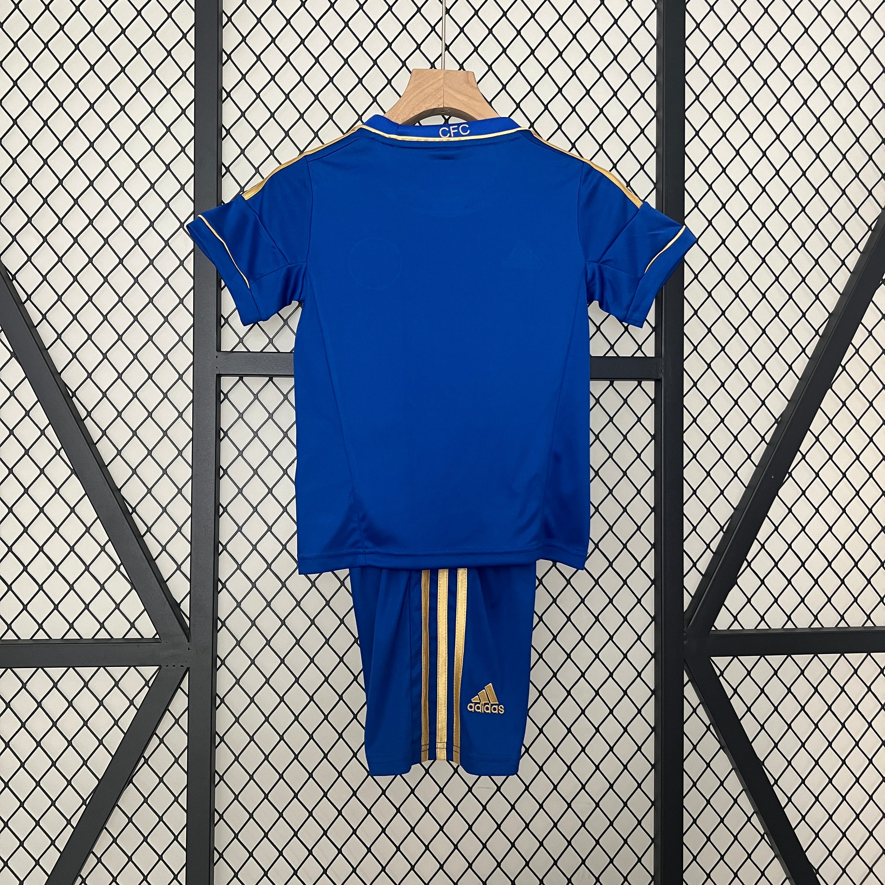 Echipament Chelsea 12/13 acasă pentru copii