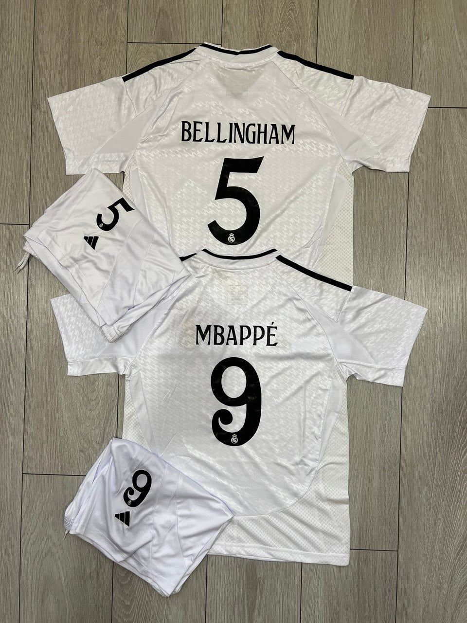 Echipament Real Madrid 24/25 Mbappé și Bellingham pentru copii