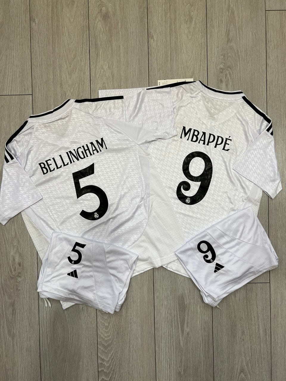 Echipament Real Madrid 24/25 Mbappé și Bellingham pentru copii