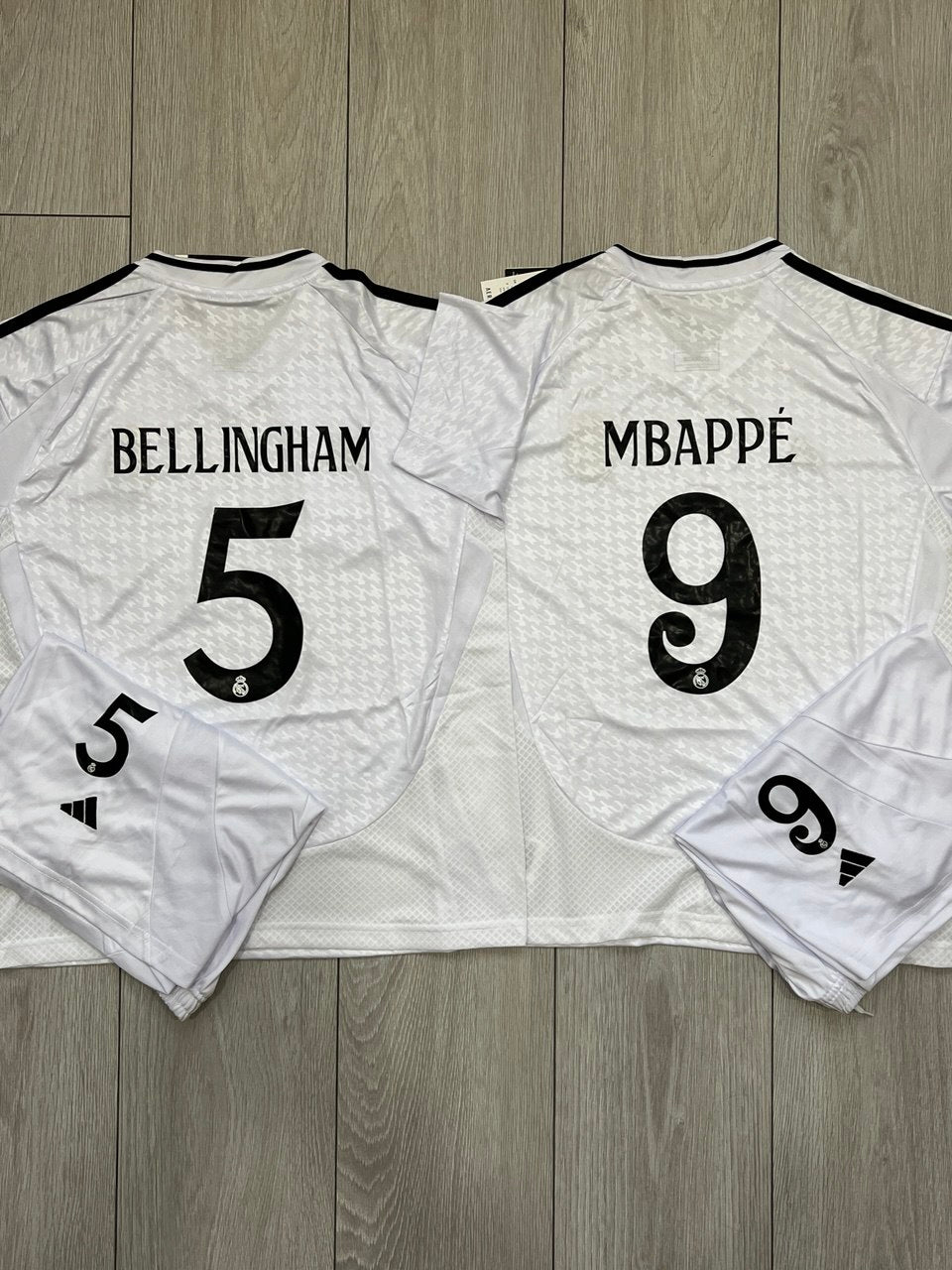 Echipament Real Madrid 24/25 Mbappé și Bellingham pentru copii