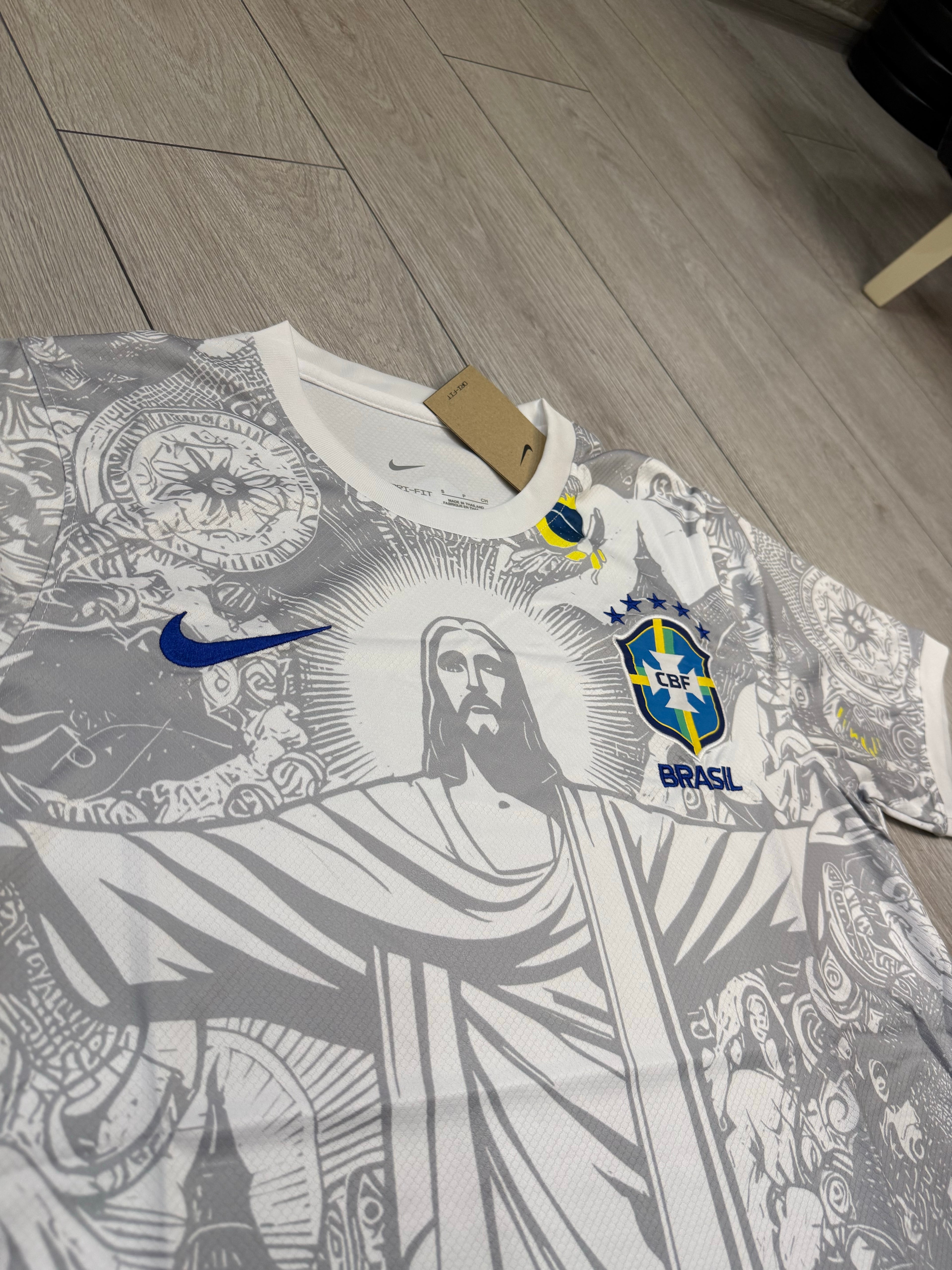 Brazilia Isus Black and Grey Special Edition