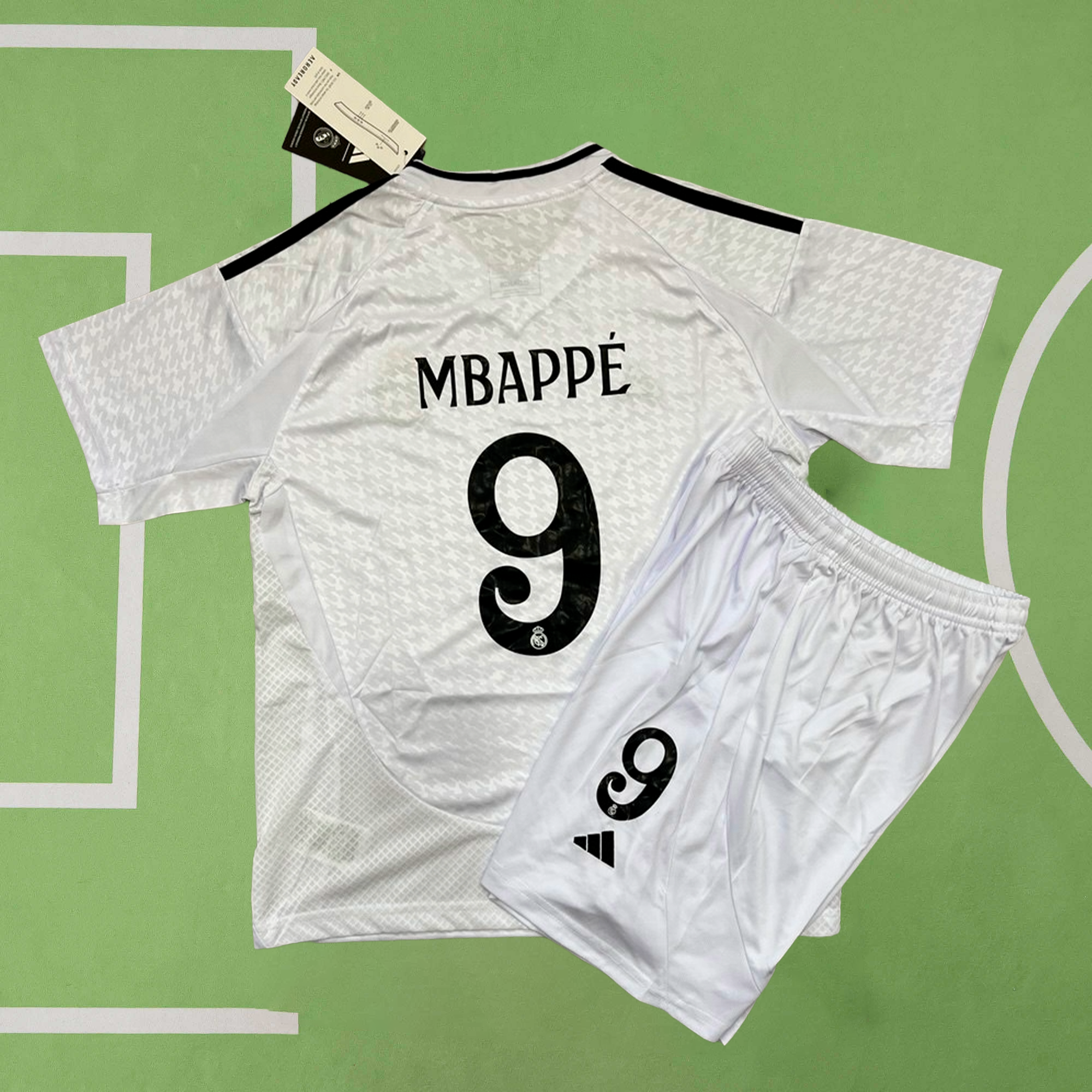 Echipament Real Madrid 24/25 Mbappé și Bellingham pentru copii