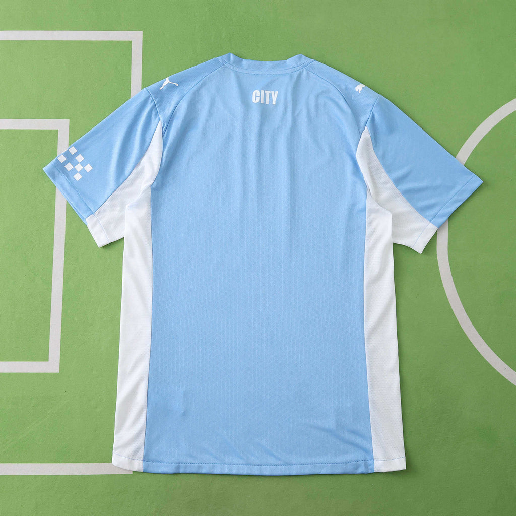 Ediția pentru jucătorii de acasă a echipei Manchester City 25/26