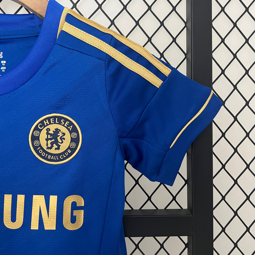 Echipament Chelsea 12/13 acasă pentru copii