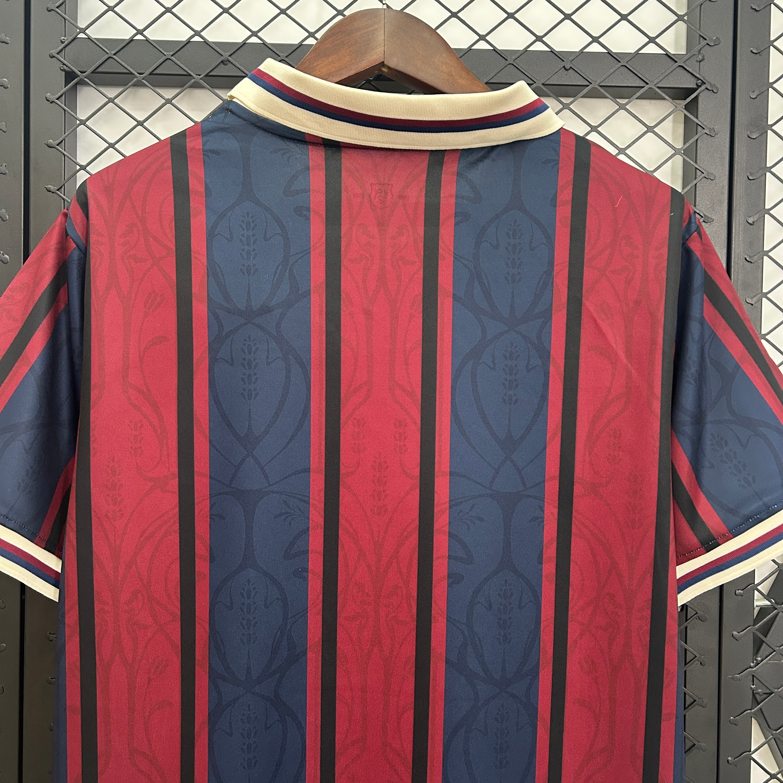 FC Barcelona 24/25 Retro LifeStyle ediție 125 de ani.