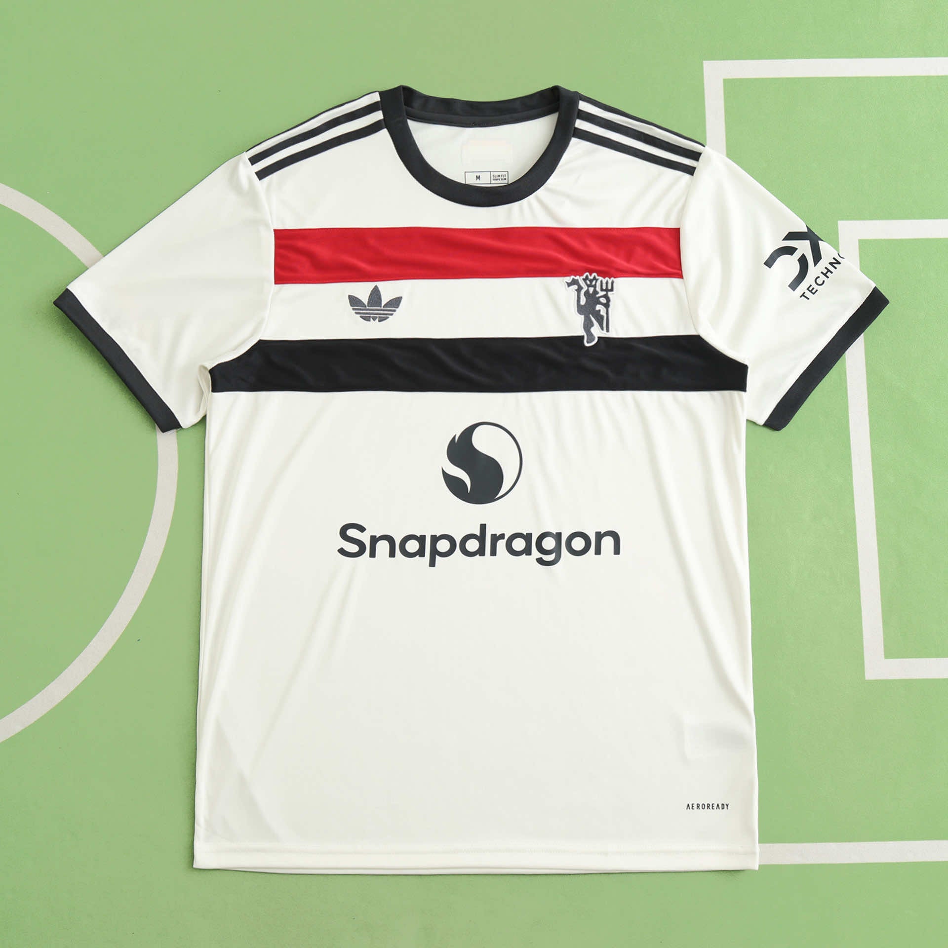 Ediția Fan Manchester United 24/25 în deplasare 