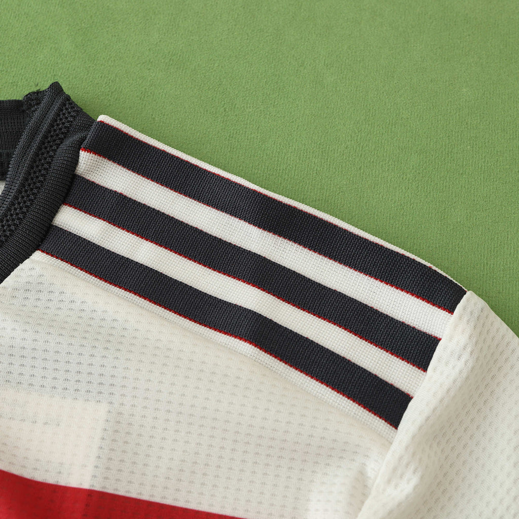 Ediția pentru jucători în deplasare 24/25 Manchester United 