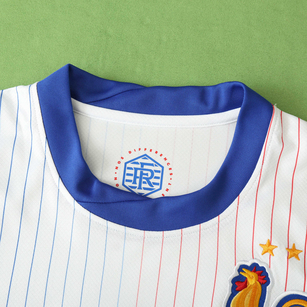 Franța 24/25 Ediție pentru fani în deplasare