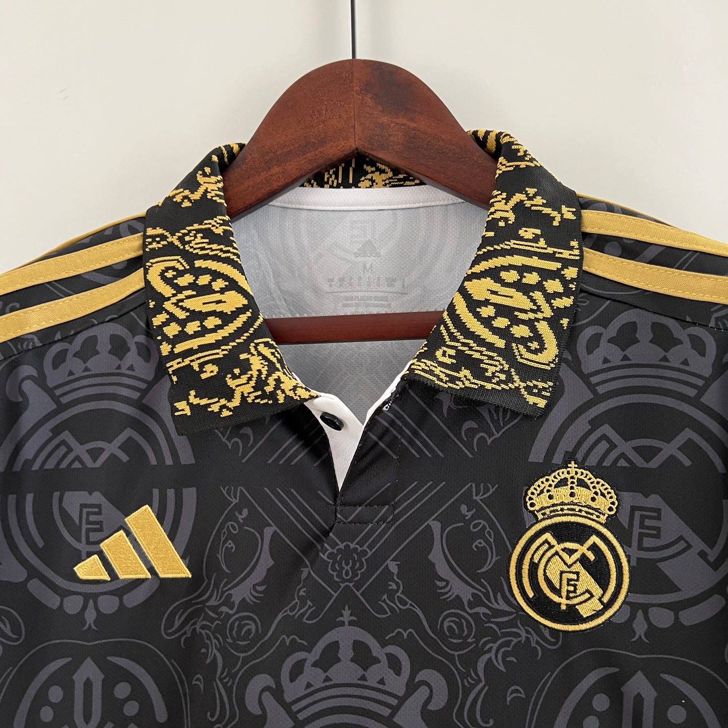 Real Madrid 23/24 Logo mare negru